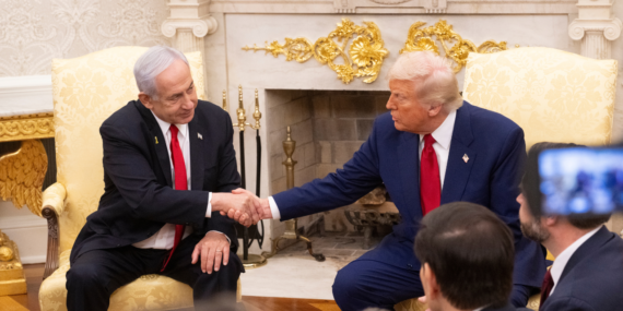 Trump-Her-Aradiginiz-Kisi-Icin-Apartman-Yikamazsiniz-featured